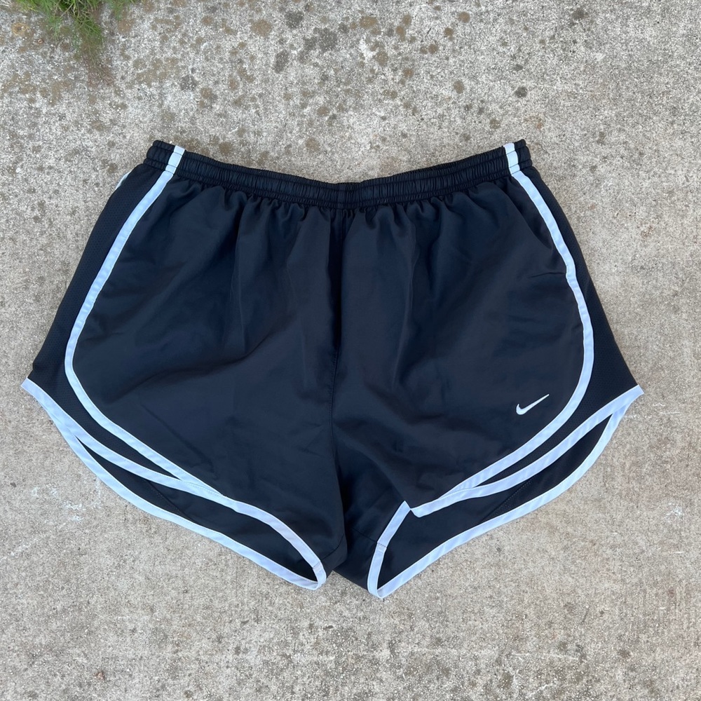 Nike Tempo
Women's Running Shorts